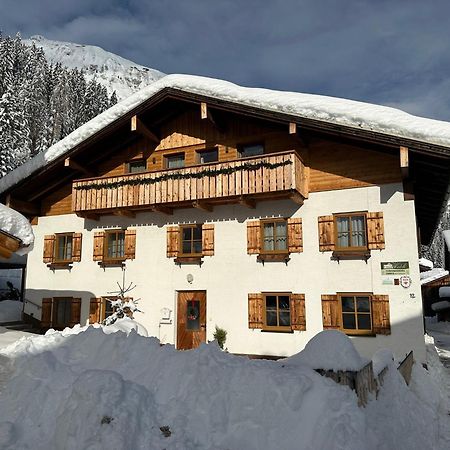 Bed and Breakfast Haus Walch Elbigenalp Exterior foto