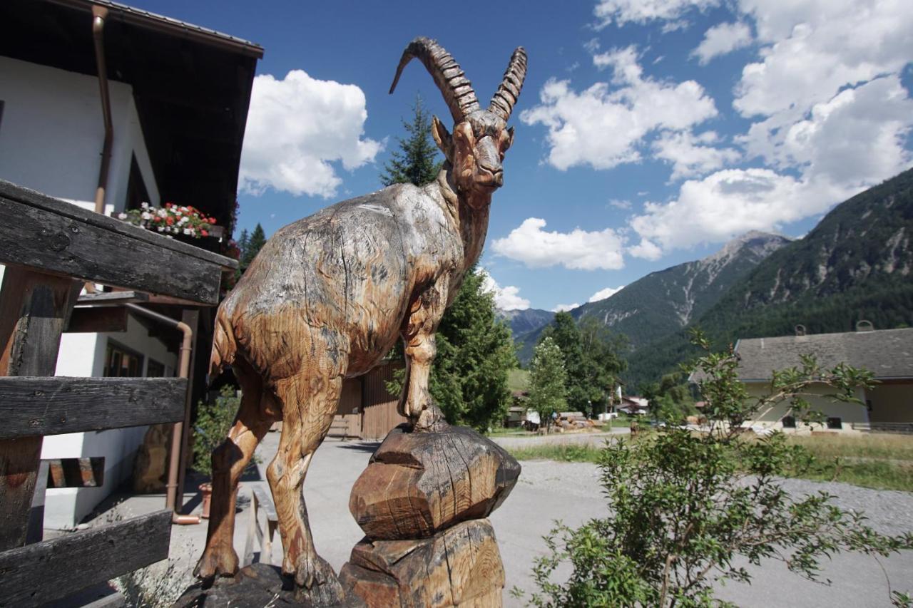 Bed and Breakfast Haus Walch Elbigenalp Exterior foto